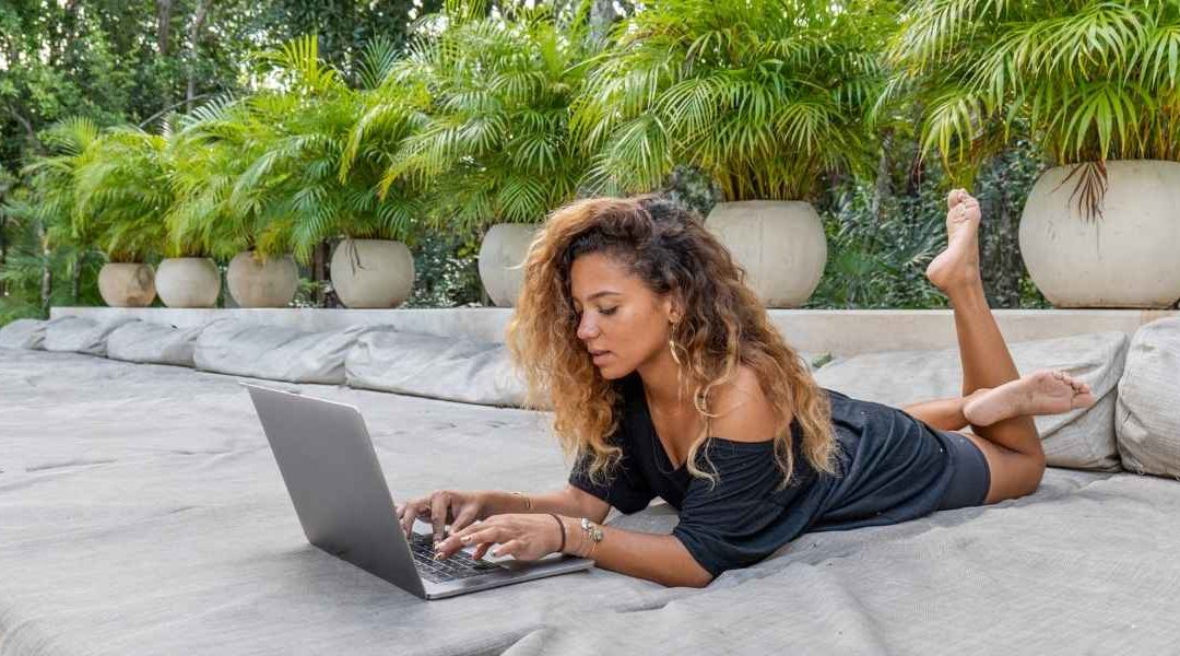 Travailler à distance depuis la Tanzanie : comment allier travail et aventure exotique ?