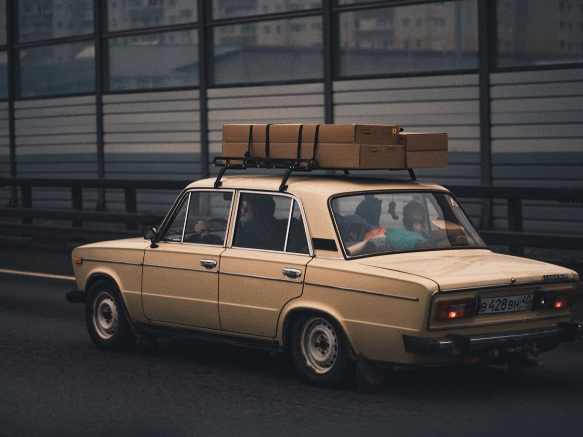 Remorque bagages avant un long voyage : quel attelage voiture prévoir